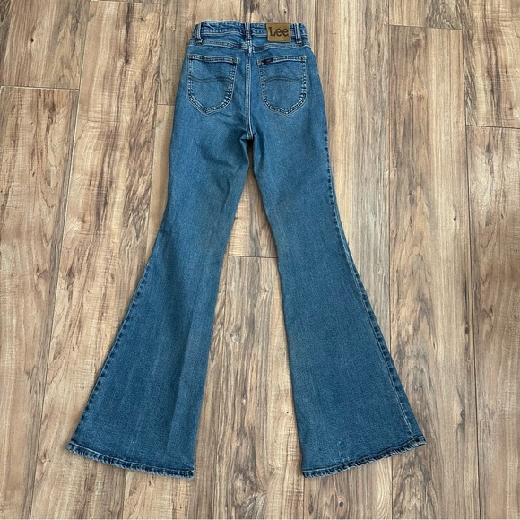 Vintage LEE Women's High Rise Flare Jeans Stretch Size: 24x33 (tag: 26) - Picture 3 of 7
